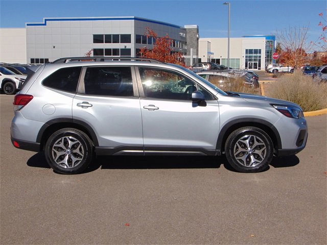 Used 2020 Subaru Forester Premium image 3