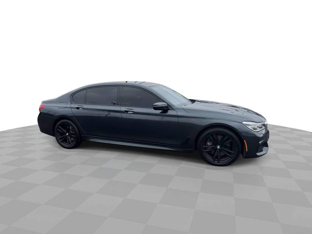 Used 2016 BMW 750i xDrive AWD/4WD image 9