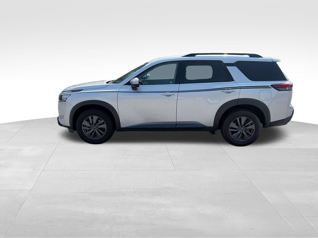 Used 2023 Nissan Pathfinder SV AWD/4WD image 4