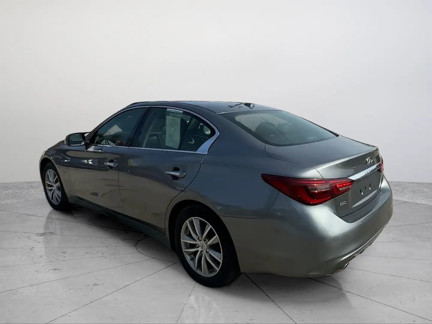 Used 2018 INFINITI Q50 Pure image 3