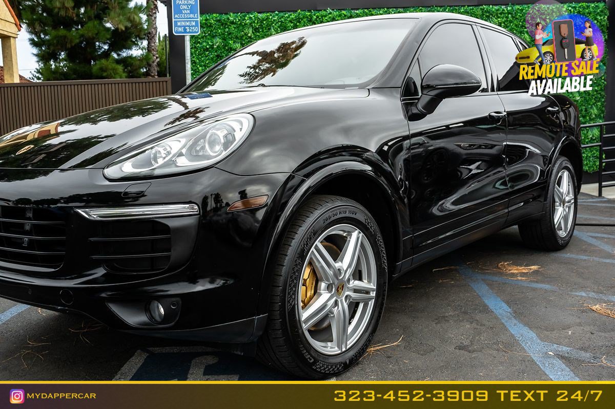 Used 2018 Porsche Cayenne Platinum Edition w/ Premium Package AWD/4WD image 2