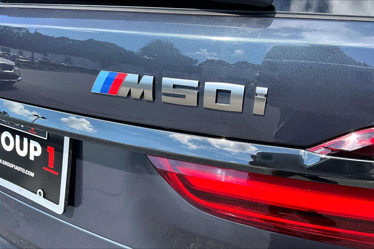 Used 2022 BMW X7 M50i w/ Dynamic Handling Package AWD/4WD image 10