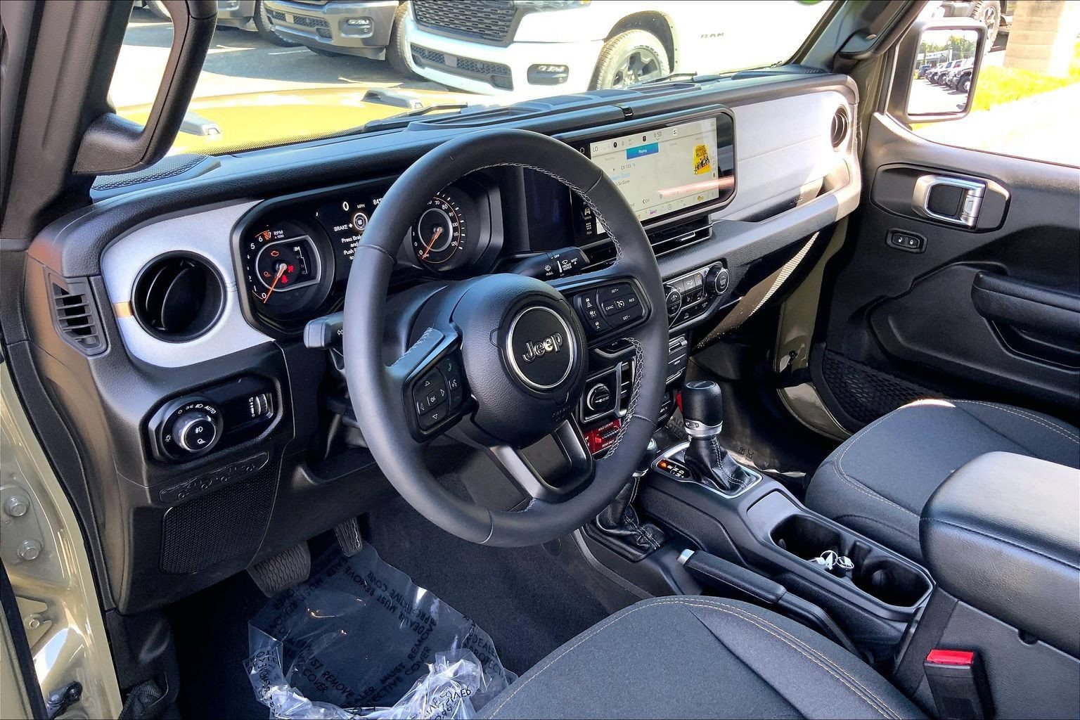 Certified 2025 Jeep Gladiator Sport AWD/4WD image 16