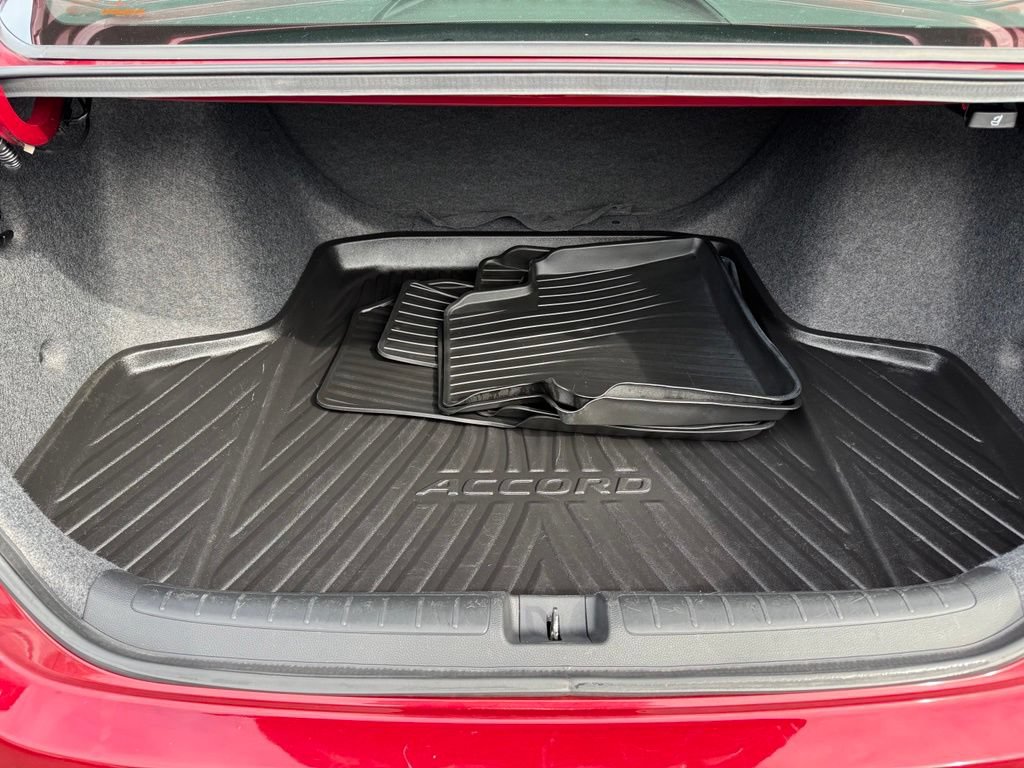 Used 2018 Honda Accord LX image 17
