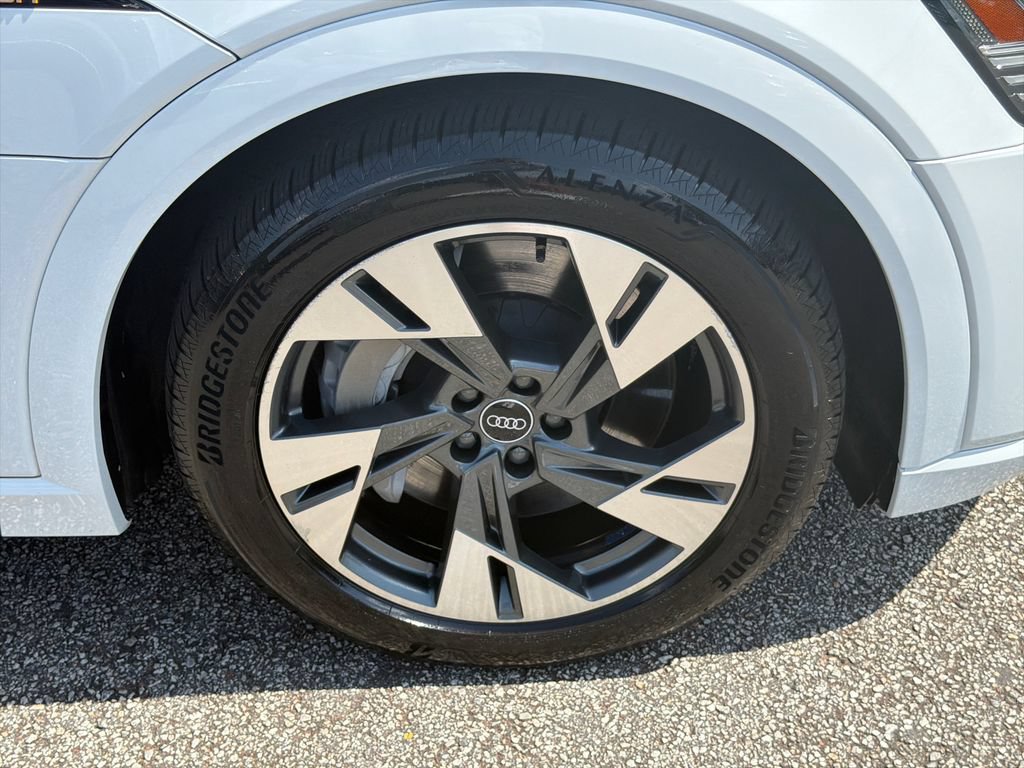 Used 2022 Audi e-tron Premium AWD/4WD image 12