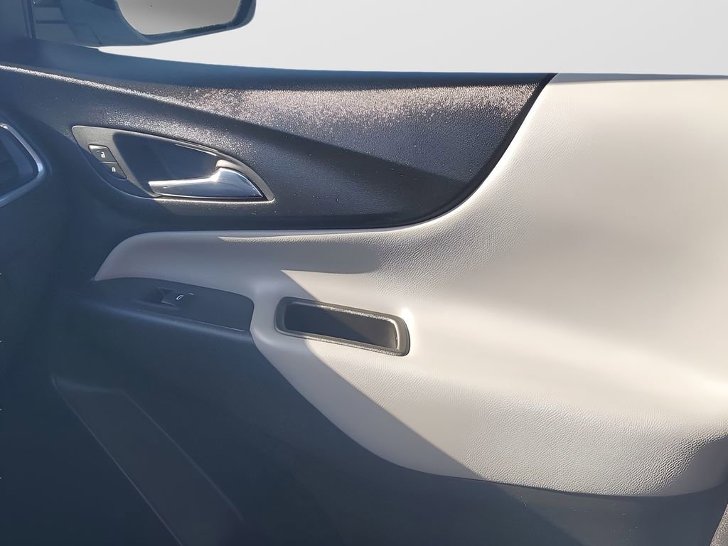 Used 2020 Chevrolet Equinox LS FWD image 13
