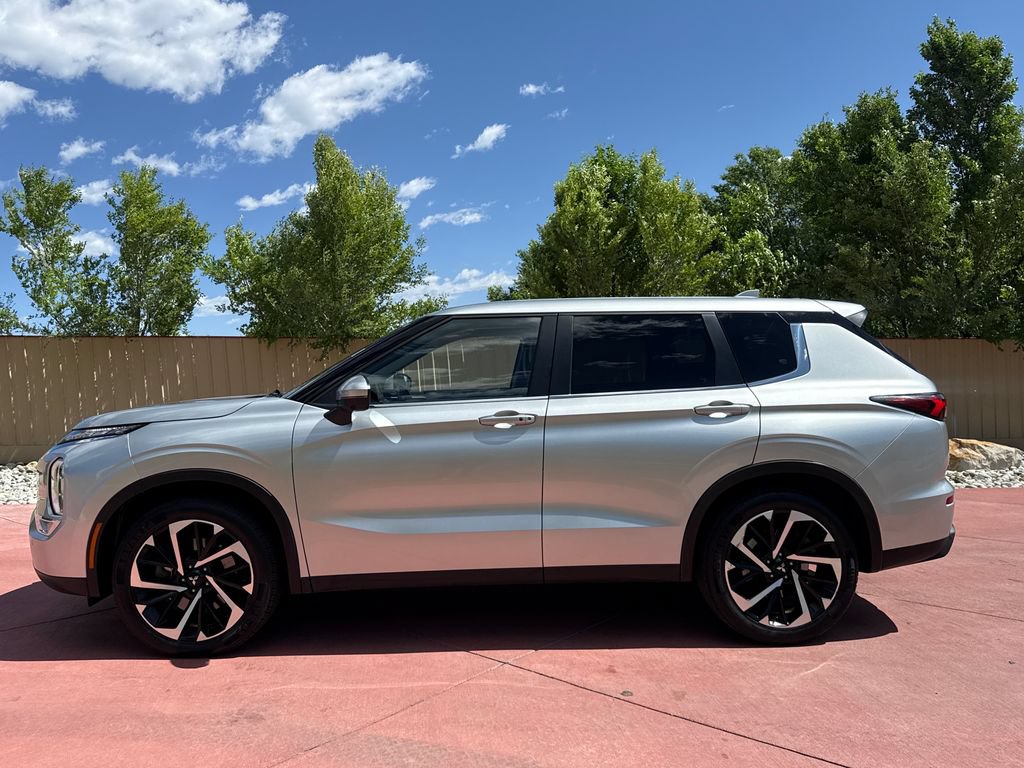 Used 2024 Mitsubishi Outlander SE AWD/4WD image 5