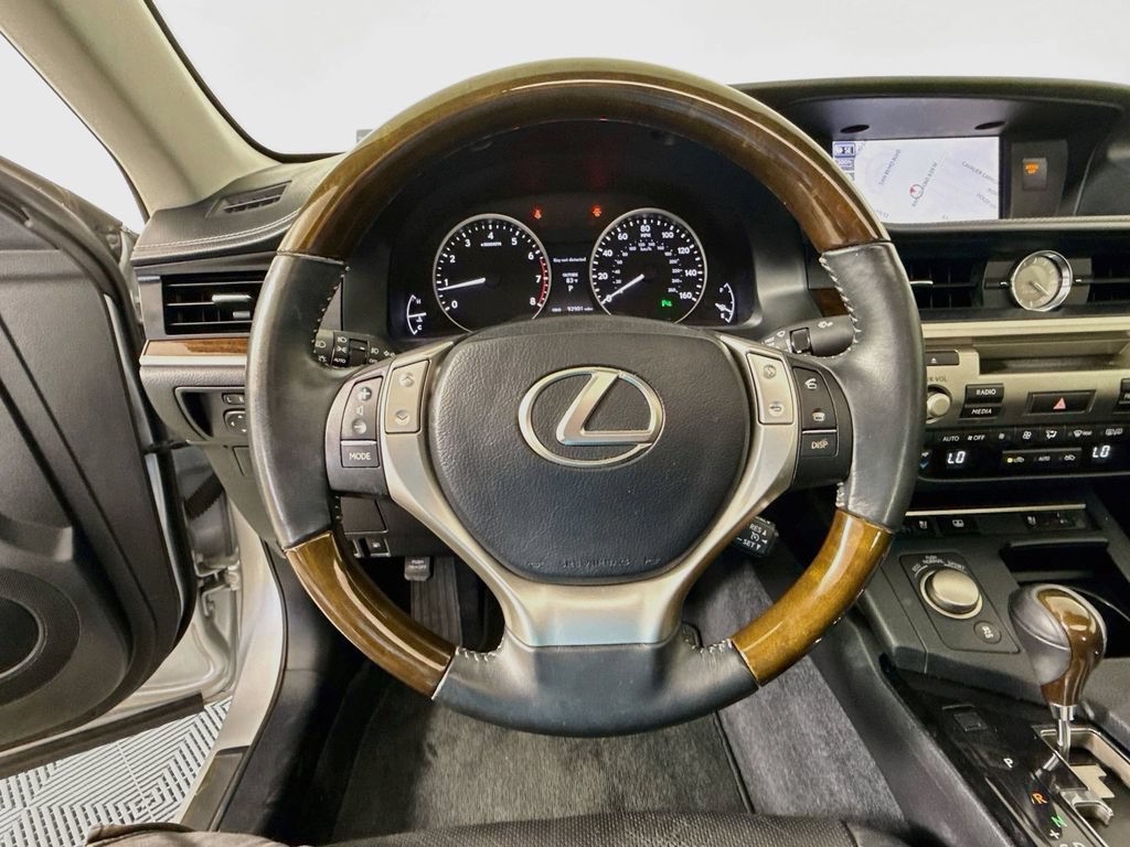 Used 2014 Lexus ES 350 w/ Luxury Package FWD image 11