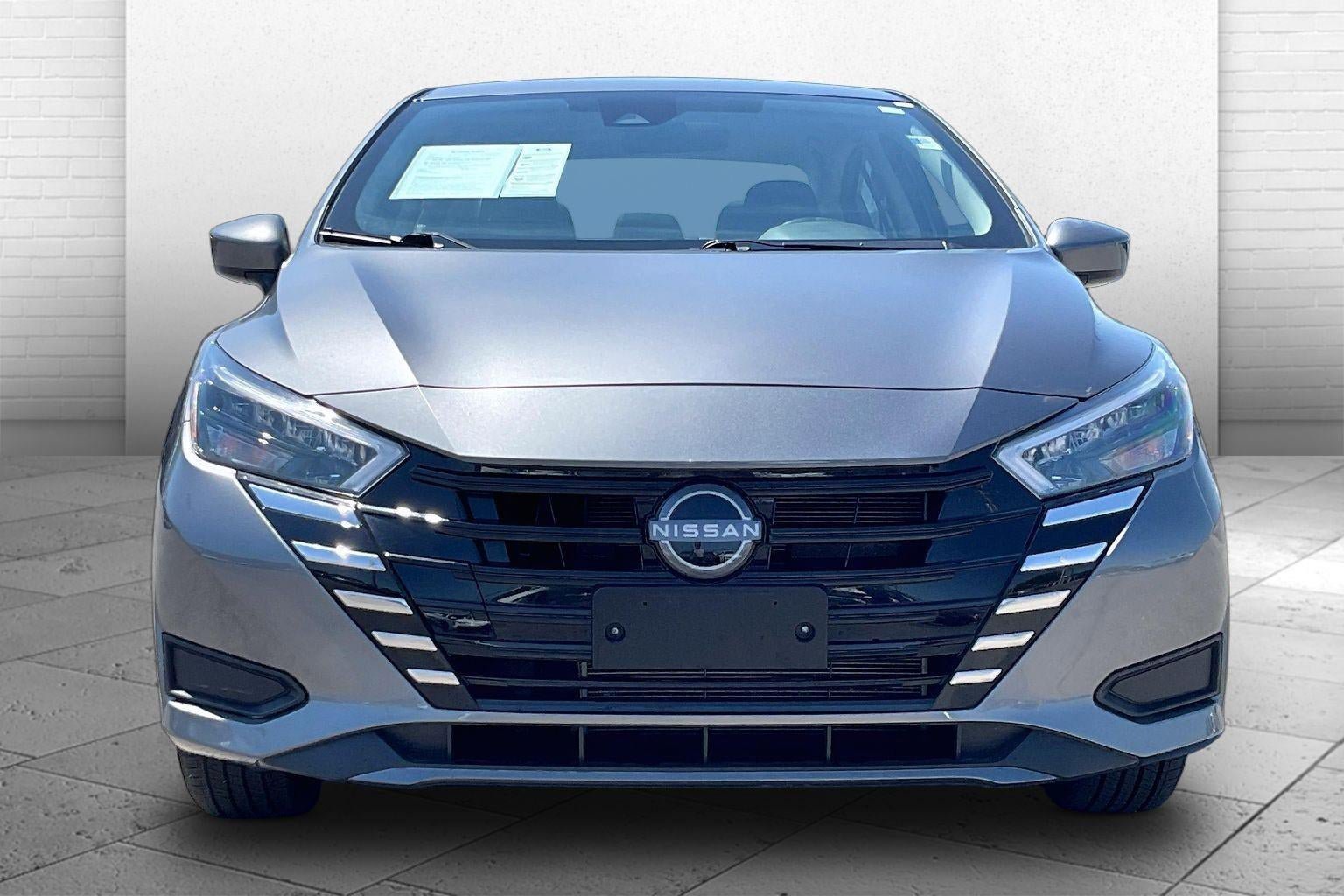 Used 2025 Nissan Versa SV FWD image 2