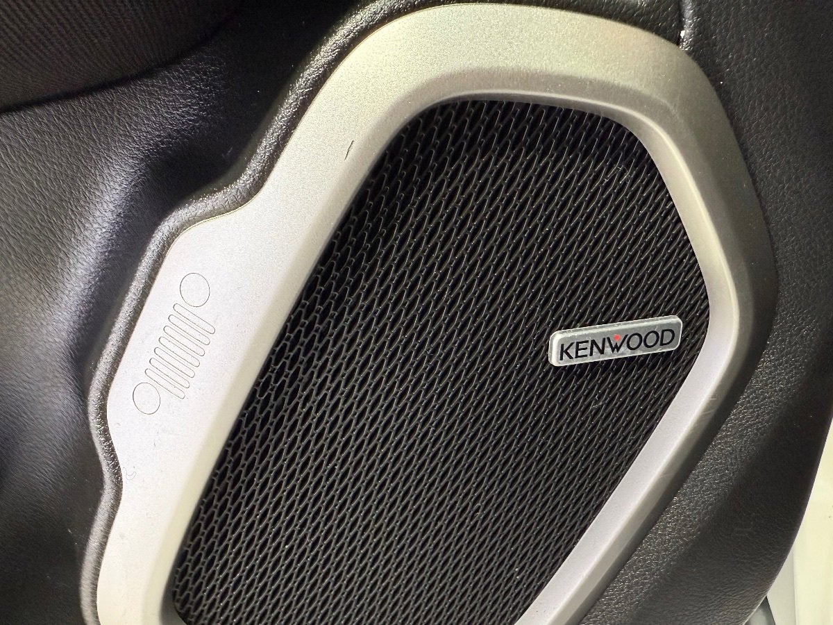 Used 2021 Jeep Renegade Latitude w/ Sun & Sound Group FWD image 28