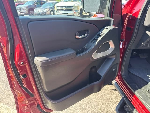 Used 2022 Nissan Frontier SV w/ SV Premium Package AWD/4WD image 13