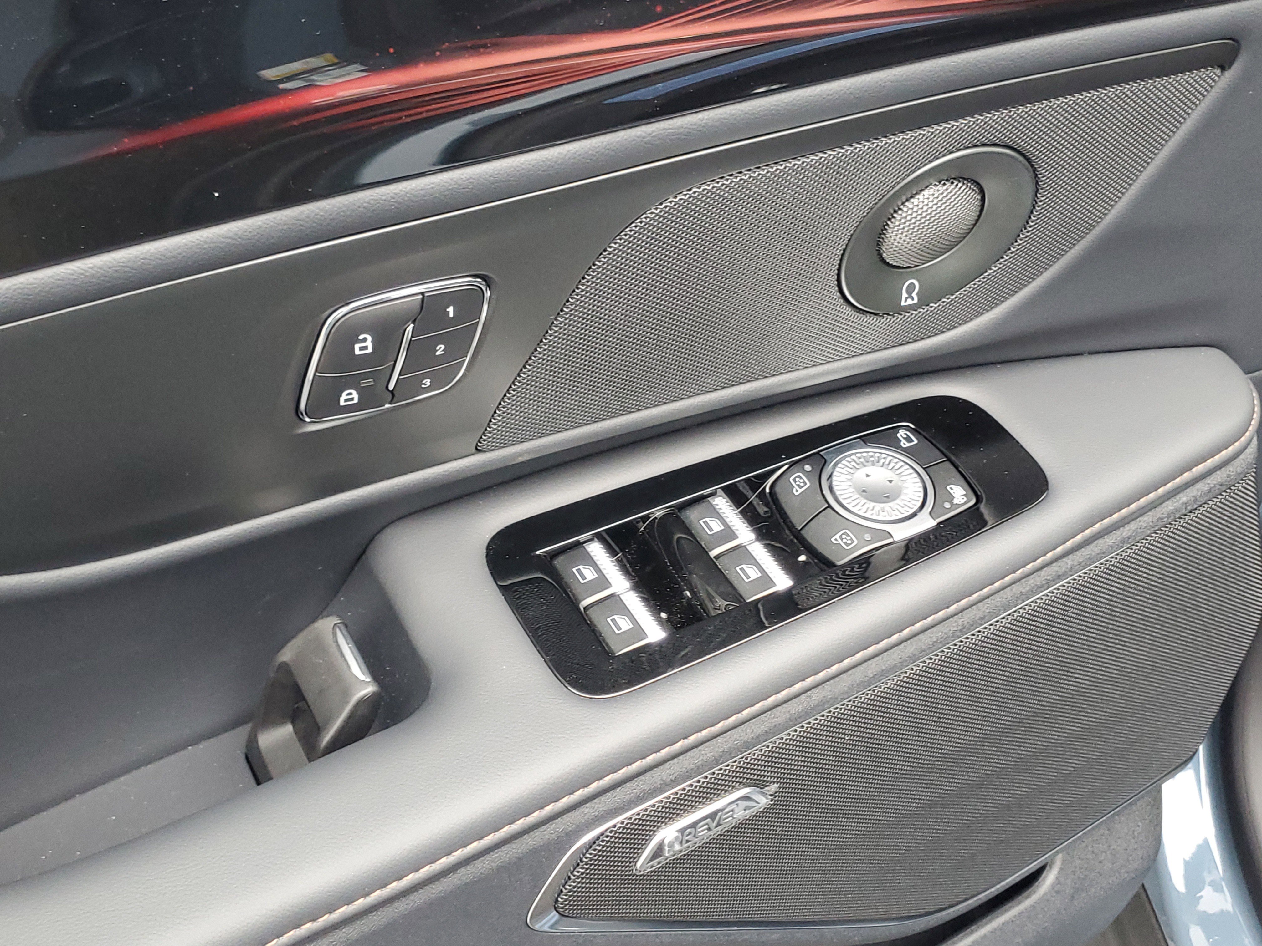 New 2026 Lincoln Nautilus Reserve w/ Jet Appearance Package AWD/4WD image 9