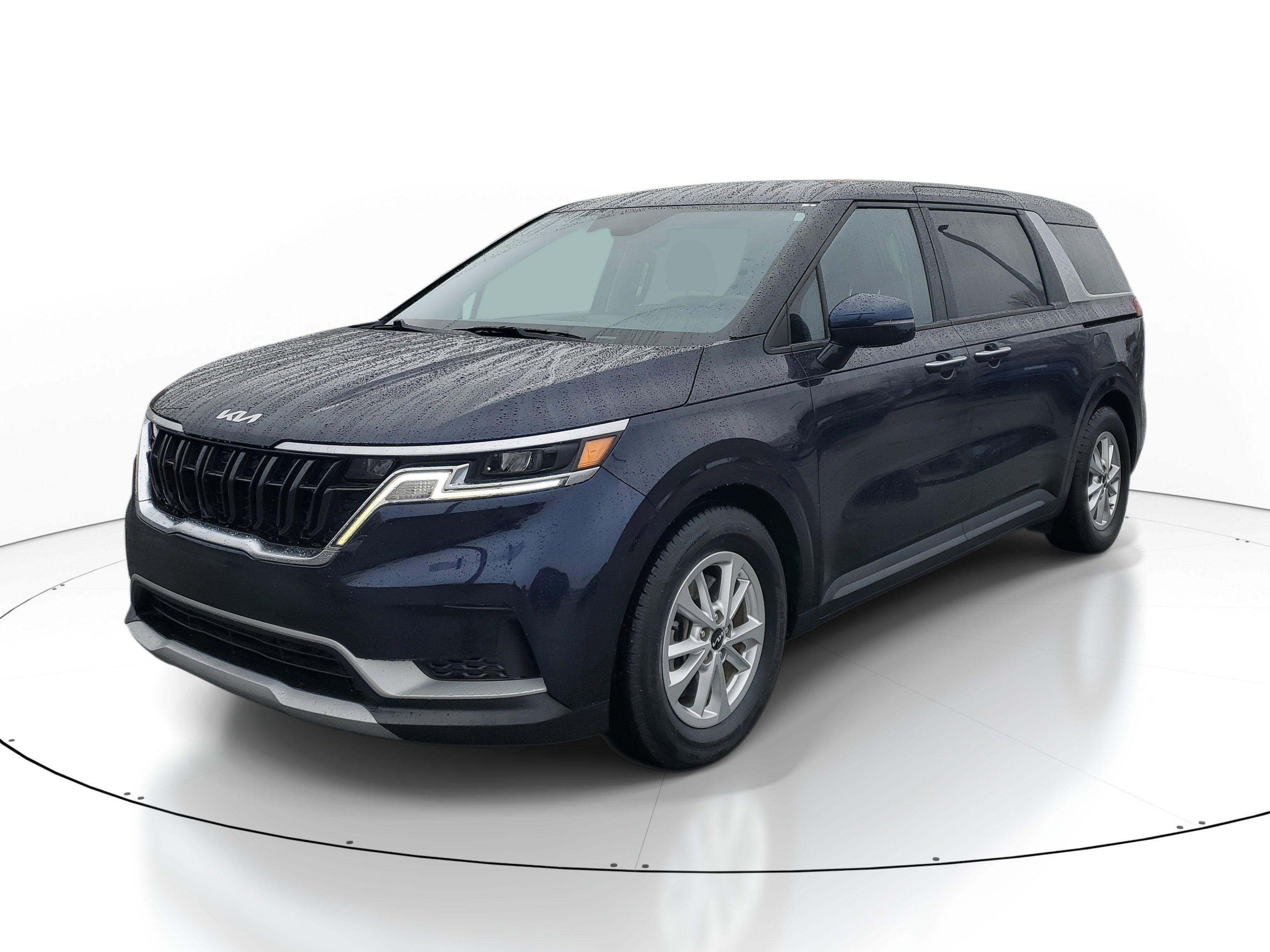 Used 2022 Kia Carnival LX image 3