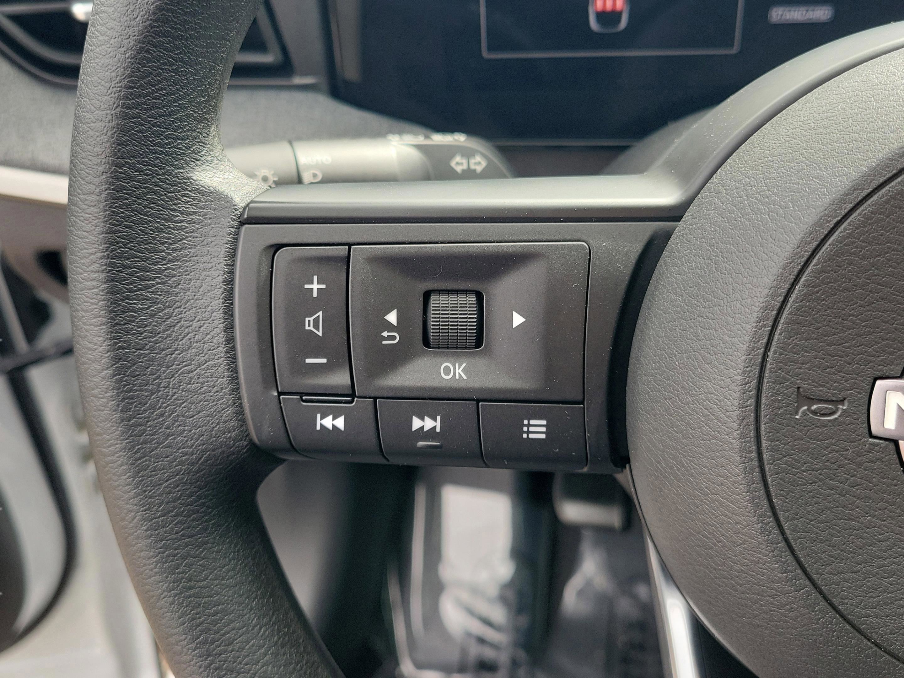 Certified 2025 Nissan Kicks SV image 17