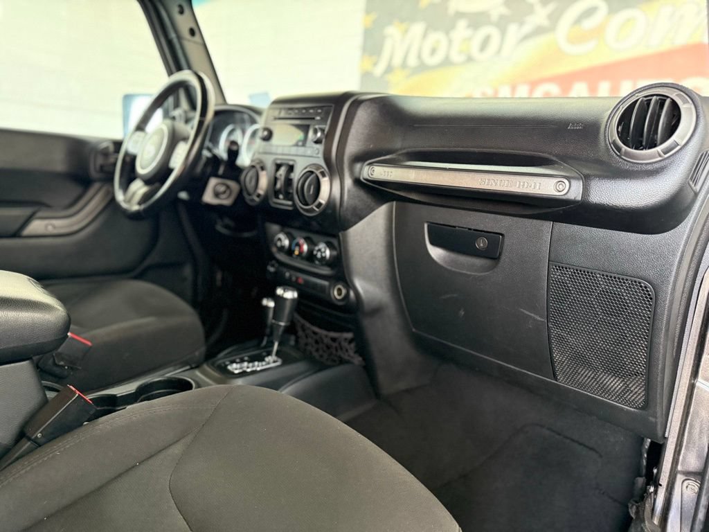 Used 2018 Jeep Wrangler Unlimited Sport S AWD/4WD image 45