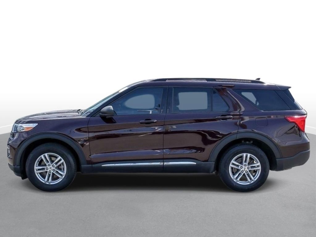 Certified 2022 Ford Explorer XLT w/ Equipment Group 202A AWD/4WD image 5