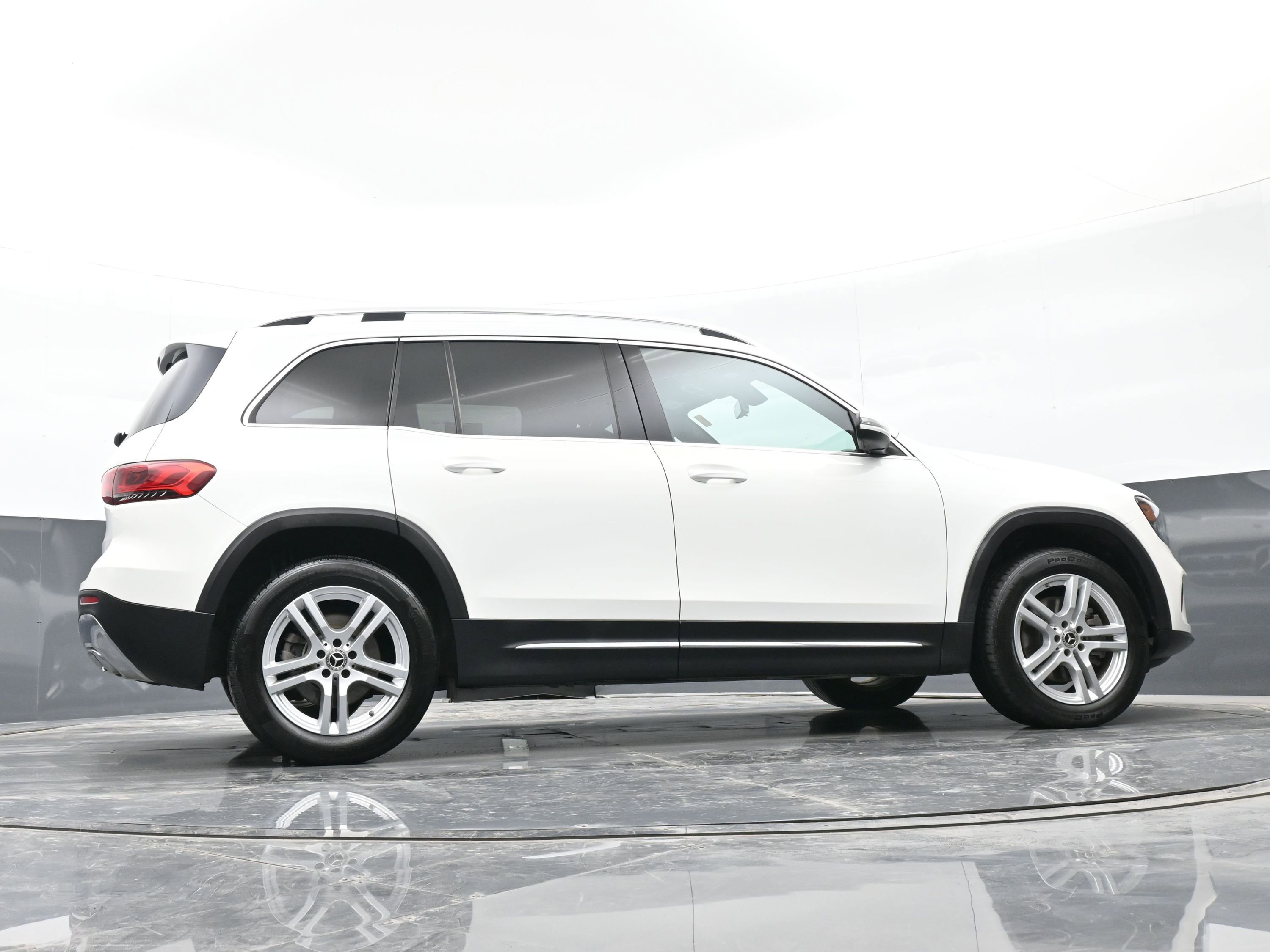 Used 2020 Mercedes-Benz GLB 250 image 42