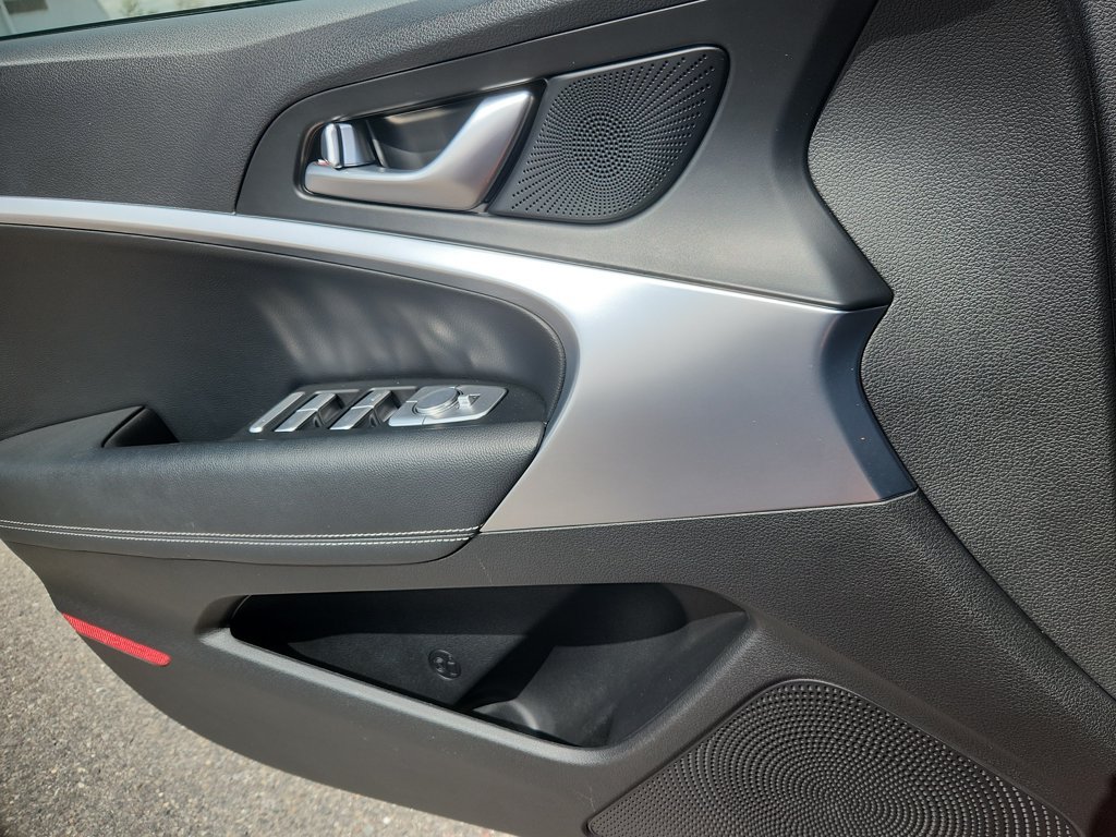 Used 2021 Genesis G70 2.0T AWD/4WD image 9