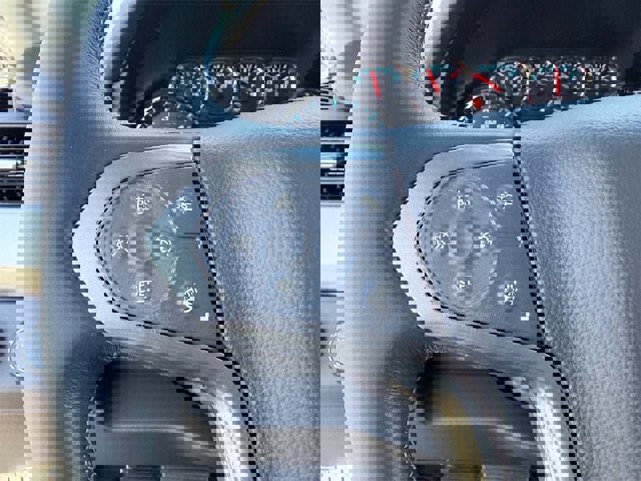 Used 2018 Chevrolet Tahoe LT w/ LT Signature Package image 21