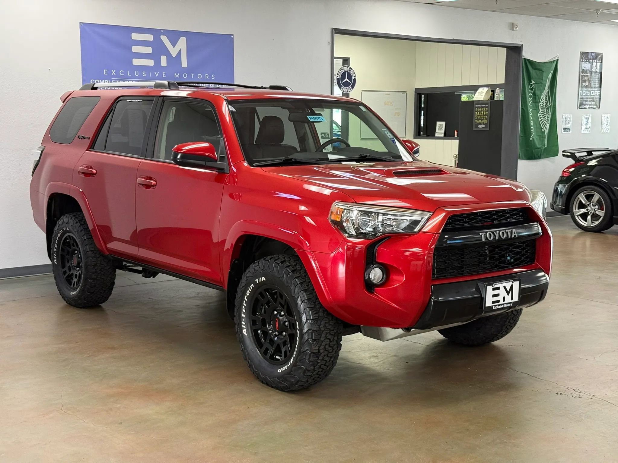 Used 2017 Toyota 4Runner TRD Pro AWD/4WD image 2