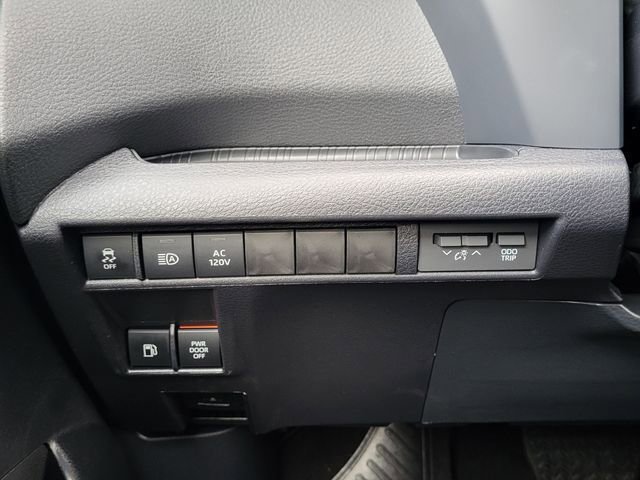 Used 2026 Toyota Sienna XSE image 21