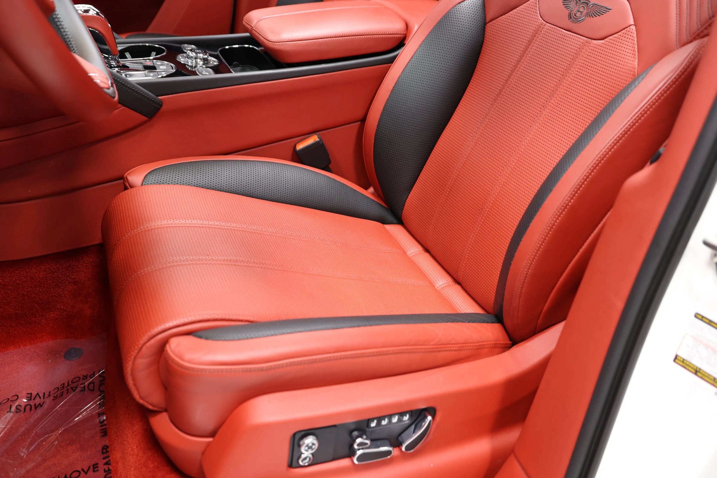 Used 2022 Bentley Bentayga AWD/4WD image 21