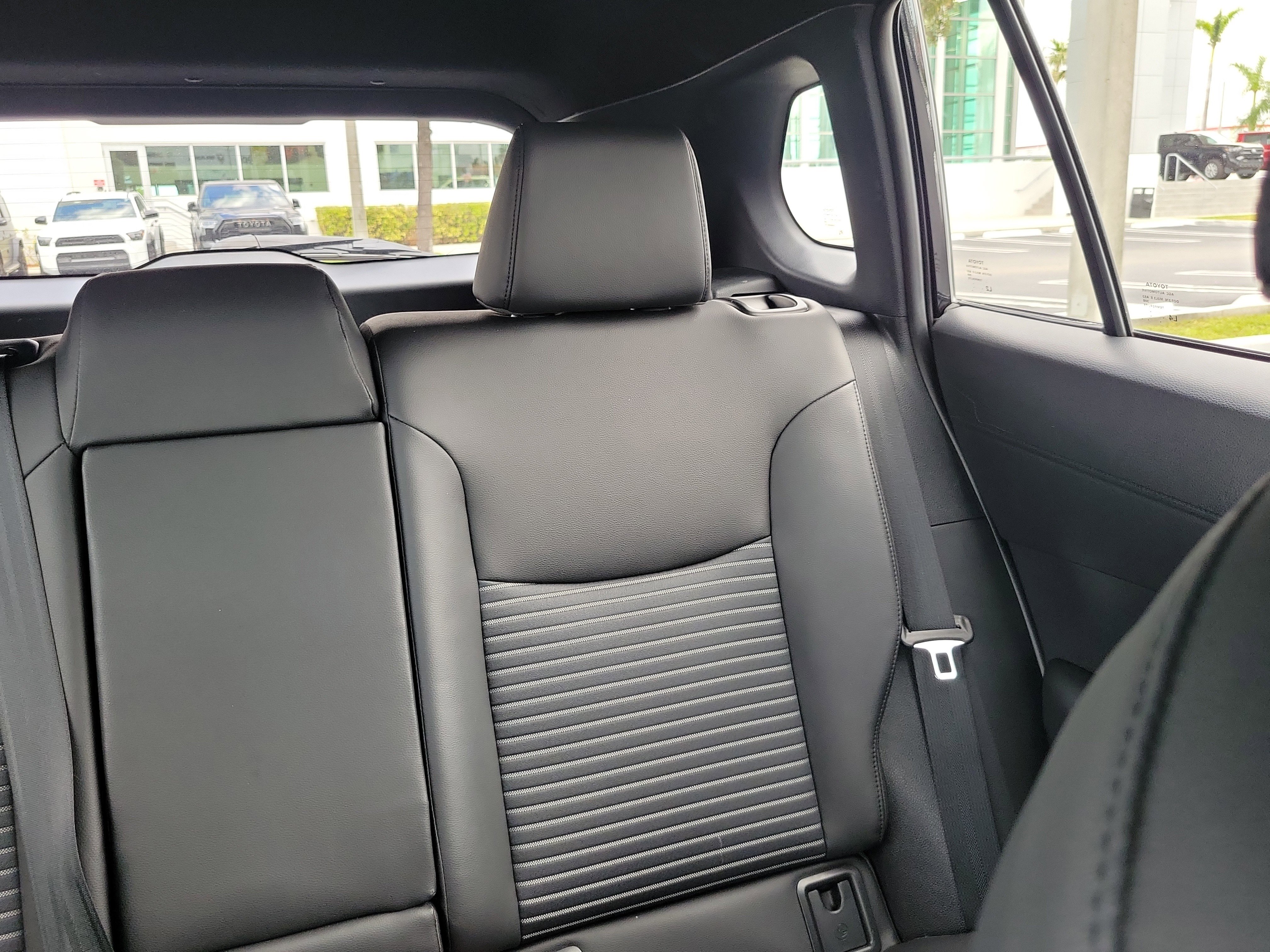 Used 2024 Toyota Corolla Cross SE image 22