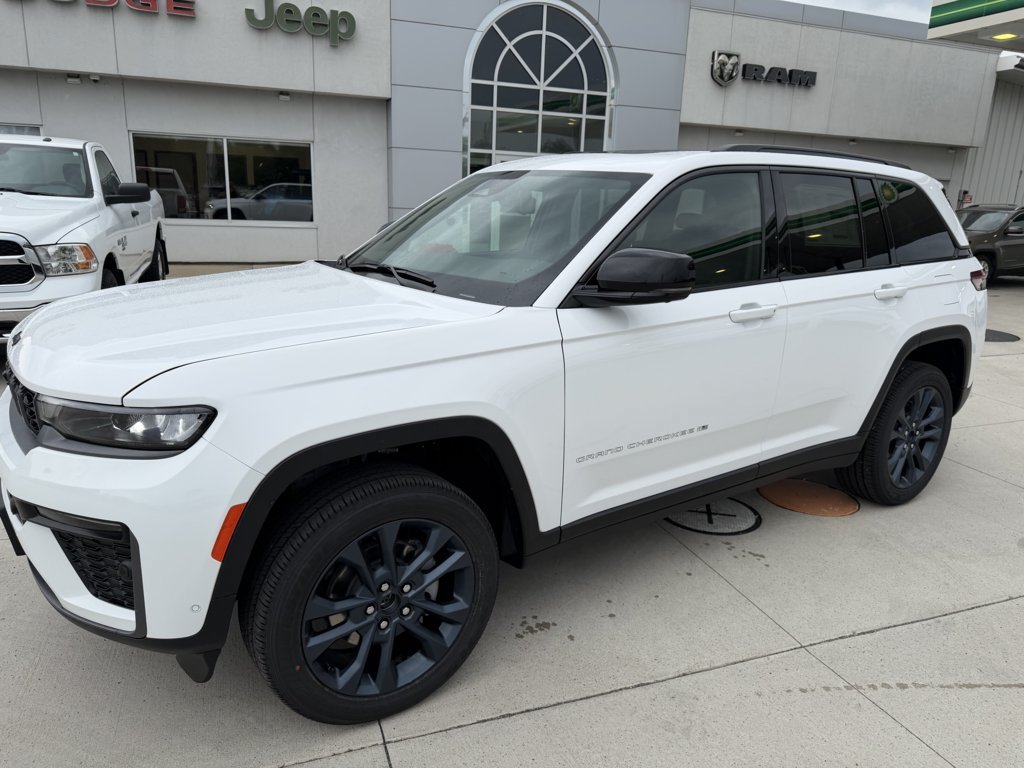 New 2026 Jeep Grand Cherokee Limited AWD/4WD image 4
