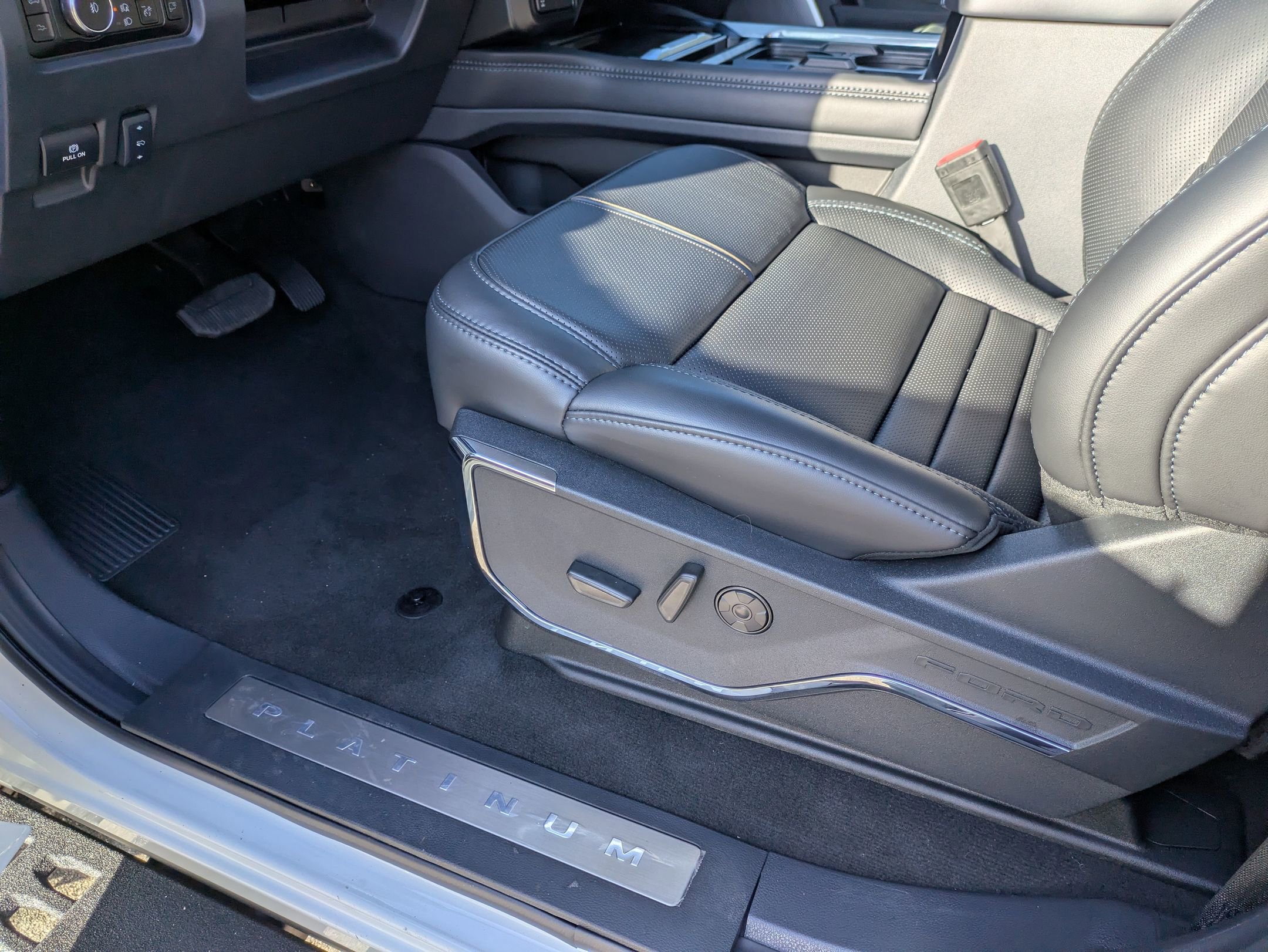 New 2026 Ford F250 Platinum w/ Tremor Off-Road Package image 14