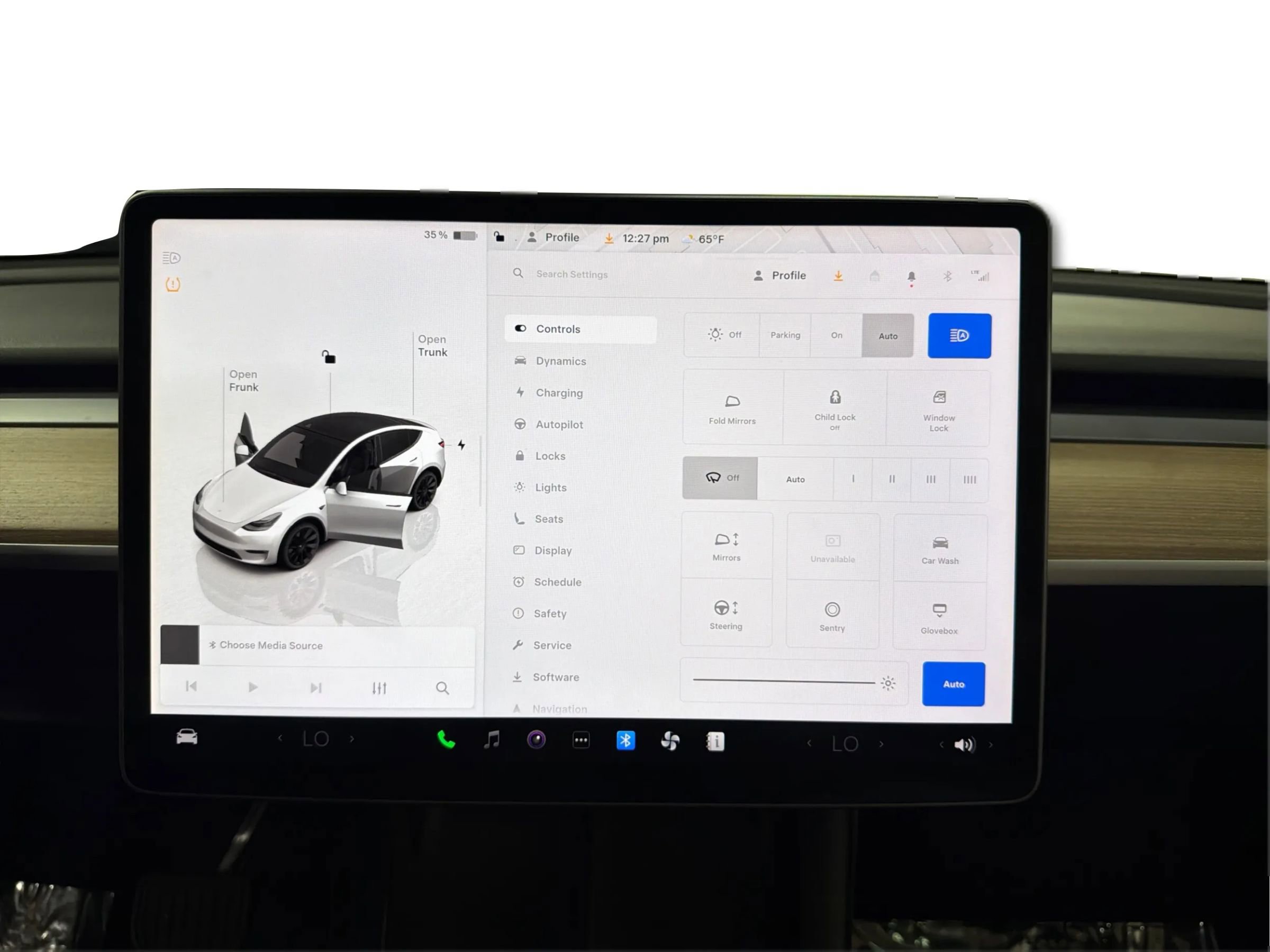 Used 2022 Tesla Model Y Long Range image 13