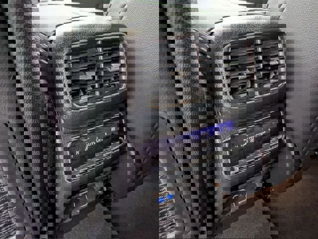 Used 2025 Mercedes-Benz GLS 450 4MATIC image 12