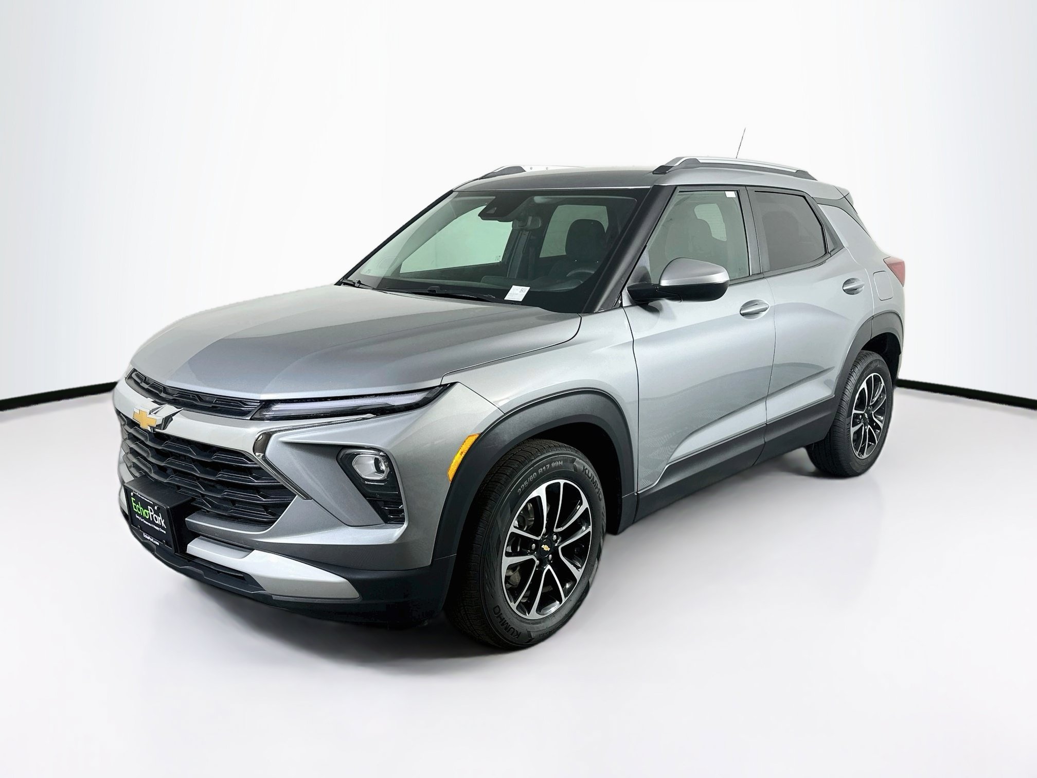 Used 2025 Chevrolet TrailBlazer LT FWD image 3