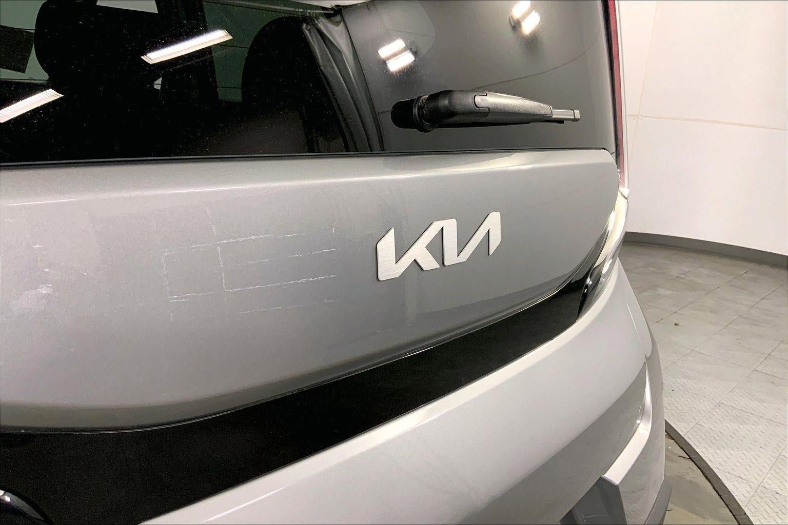 Used 2025 Kia Soul LX w/ LX Technology Package FWD image 29