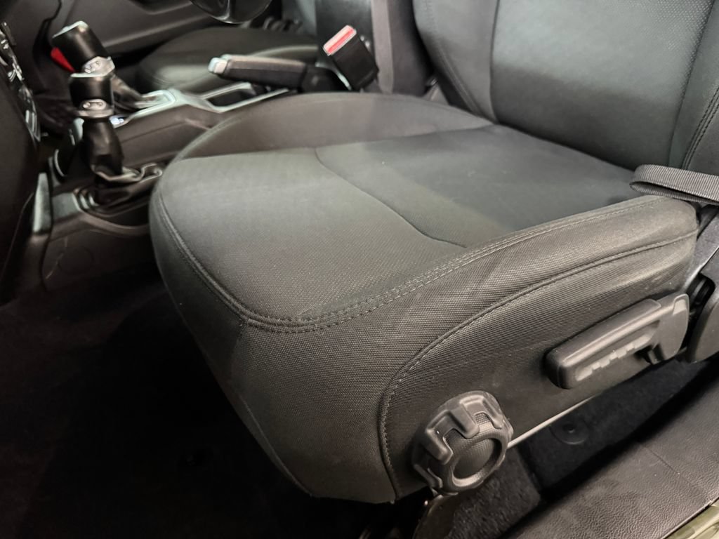 Used 2022 Jeep Wrangler Unlimited Sport AWD/4WD image 16