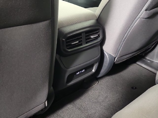 Used 2023 Honda Pilot LX image 15