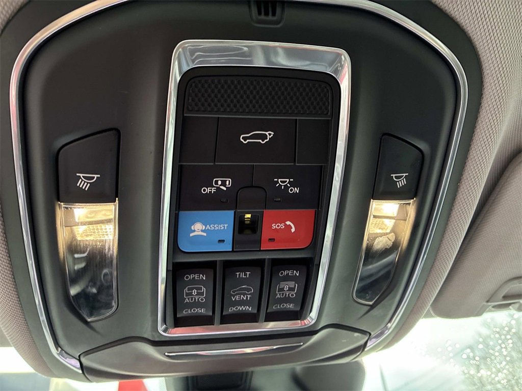 Used 2023 Jeep Grand Cherokee 4WD 4xe image 42