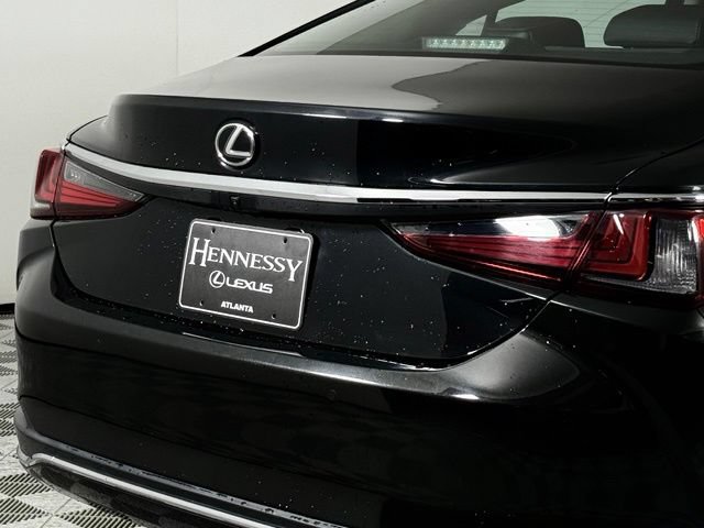 Used 2025 Lexus ES 300h w/ Premium Package FWD image 18