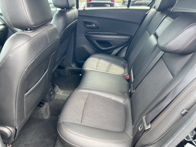 Used 2020 Chevrolet Trax LT w/ LT Convenience Package AWD/4WD image 24