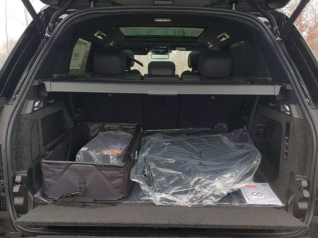 New 2026 Land Rover Range Rover Long Wheelbase SE image 30