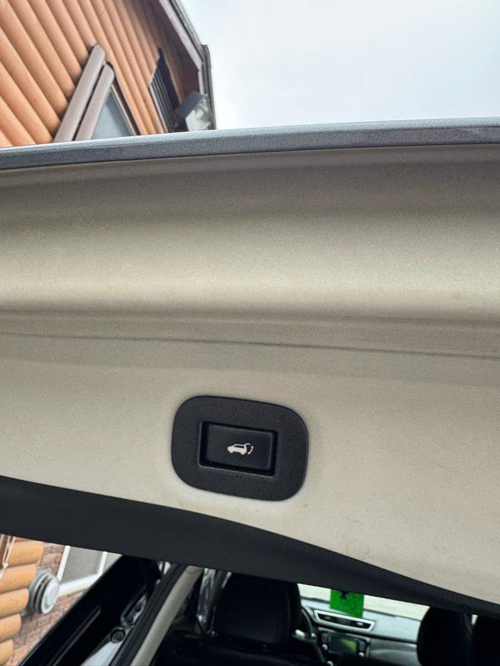 Used 2015 Nissan Rogue SL image 18