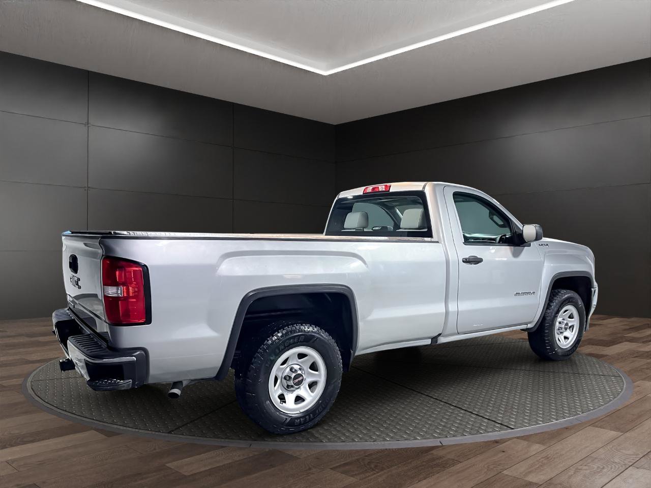 Used 2017 GMC Sierra 1500 4x4 Regular Cab image 8