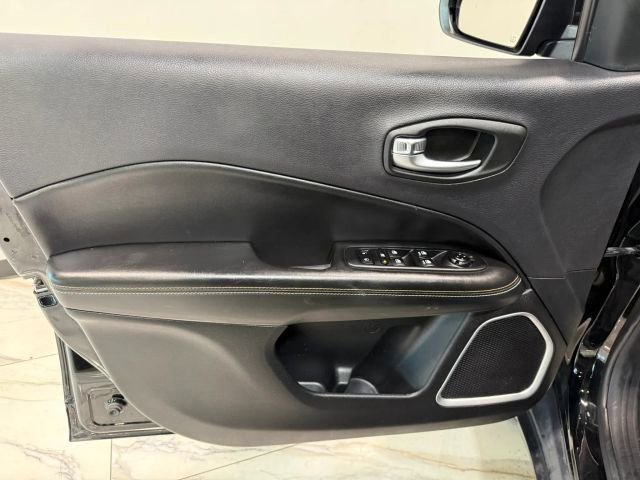 Used 2017 Jeep Compass Latitude w/ Popular Equipment Group image 10