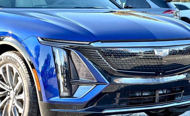 Used 2024 Cadillac Lyriq Sport w/ LPO, Floor Liner Package AWD/4WD image 2