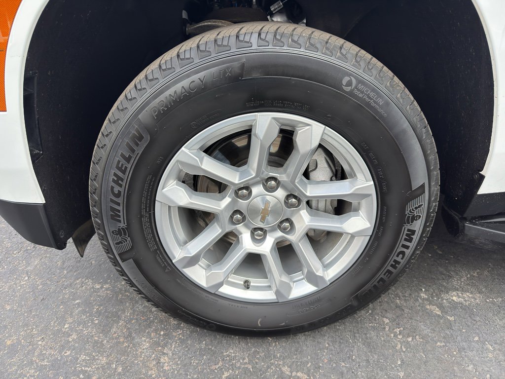 Used 2025 Chevrolet Tahoe LT image 9