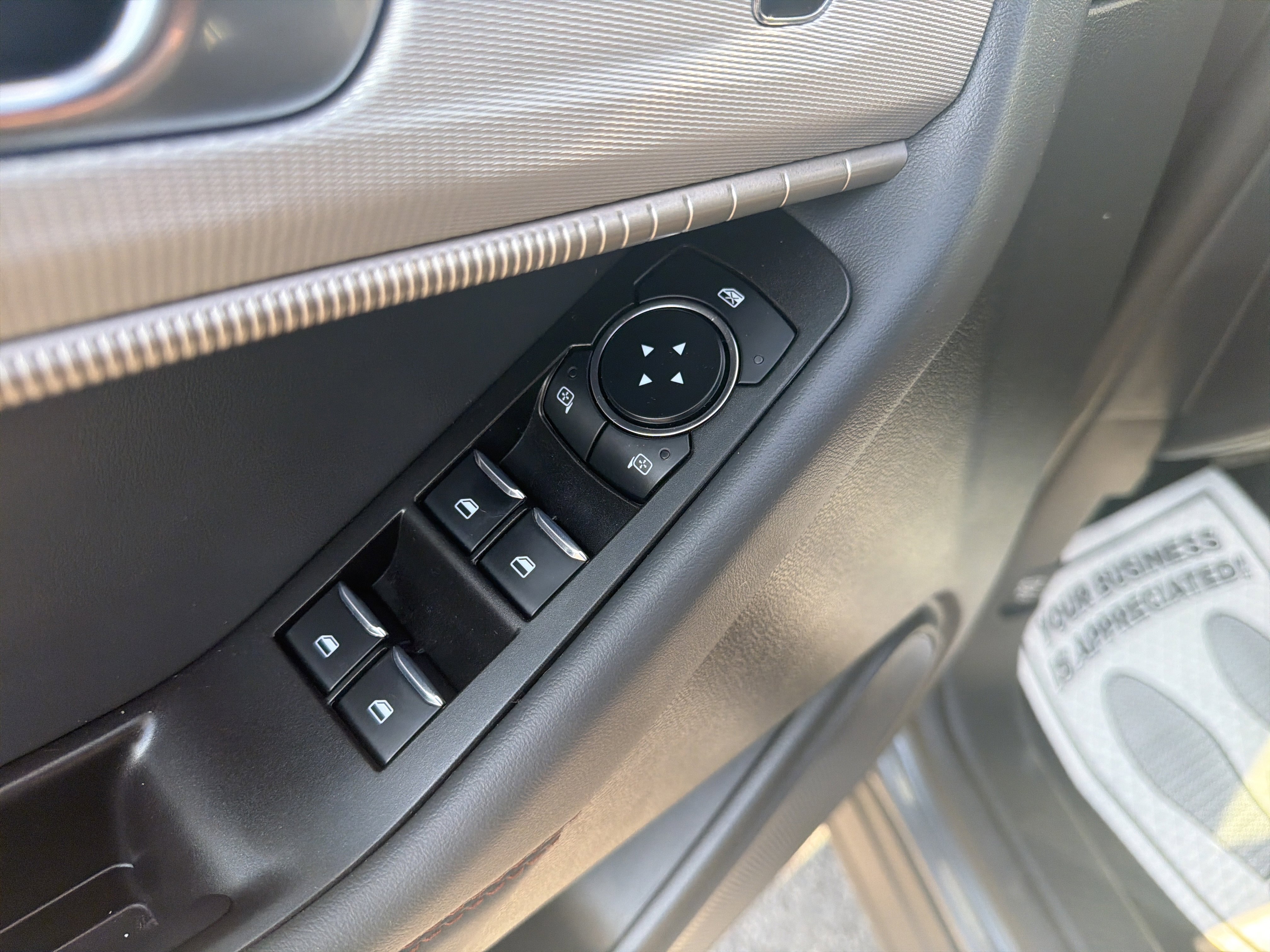 Used 2025 Ford Explorer Active w/ Active Comfort Package RWD image 17