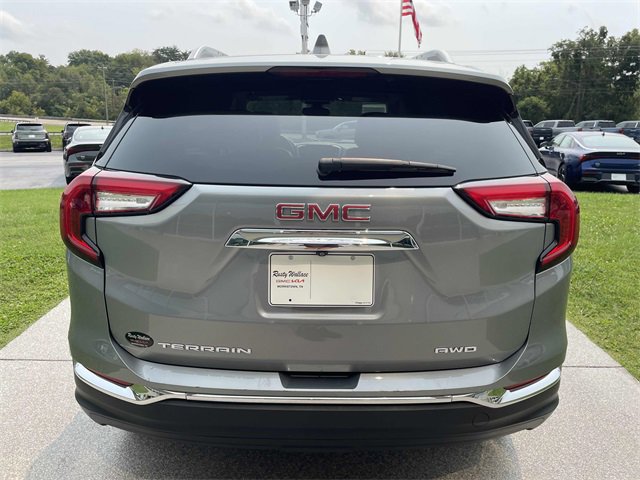 Used 2024 GMC Terrain SLT image 5