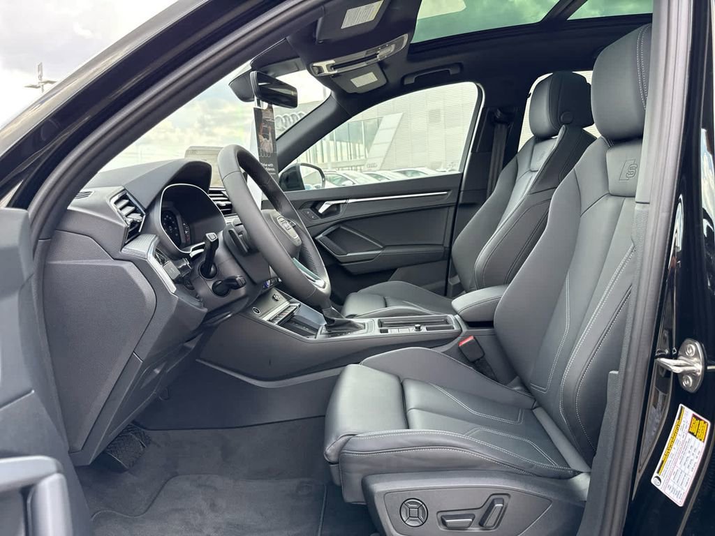 New 2025 Audi Q3 2.0T Premium image 25
