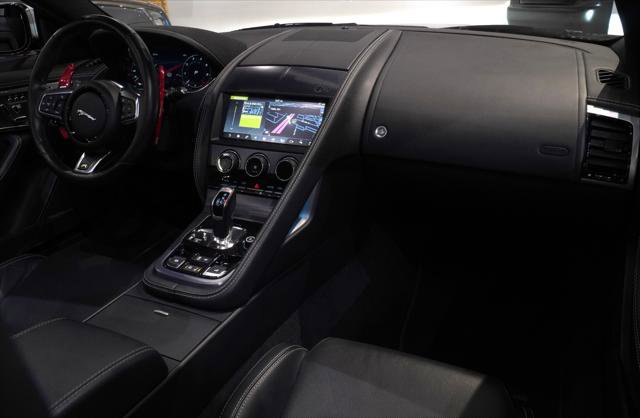 Used 2021 Jaguar F-TYPE R image 39