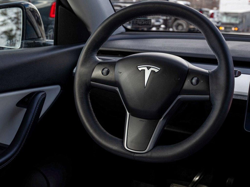 Used 2021 Tesla Model Y Long Range image 19