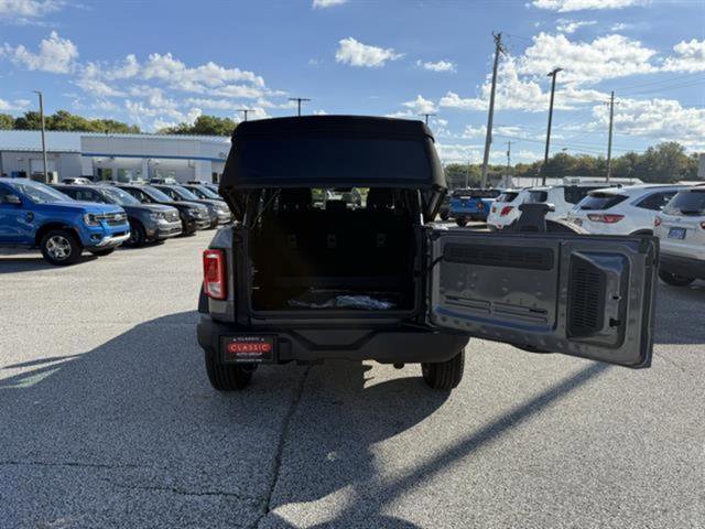 New 2025 Ford Bronco 4-Door image 6